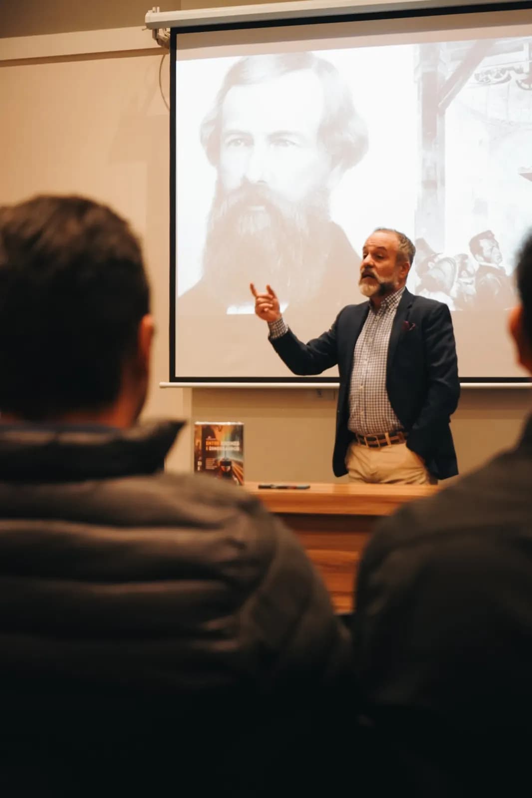 José Manuel Barbosa palestra no lançamento de Entre Drones e Dinossauros